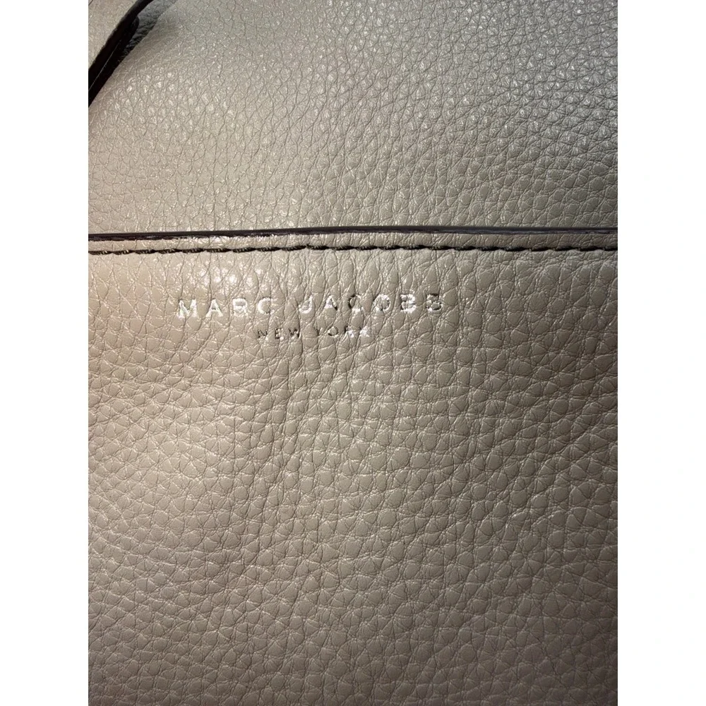 Marc Jacobs Empire City Messenger Taupe Pebbled Leather Crossbody Bag M0013044